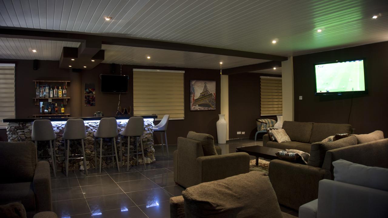 M Suites Hotel Accra Kültér fotó
