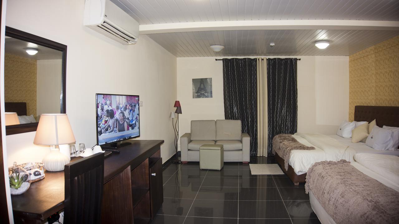 M Suites Hotel Accra Kültér fotó