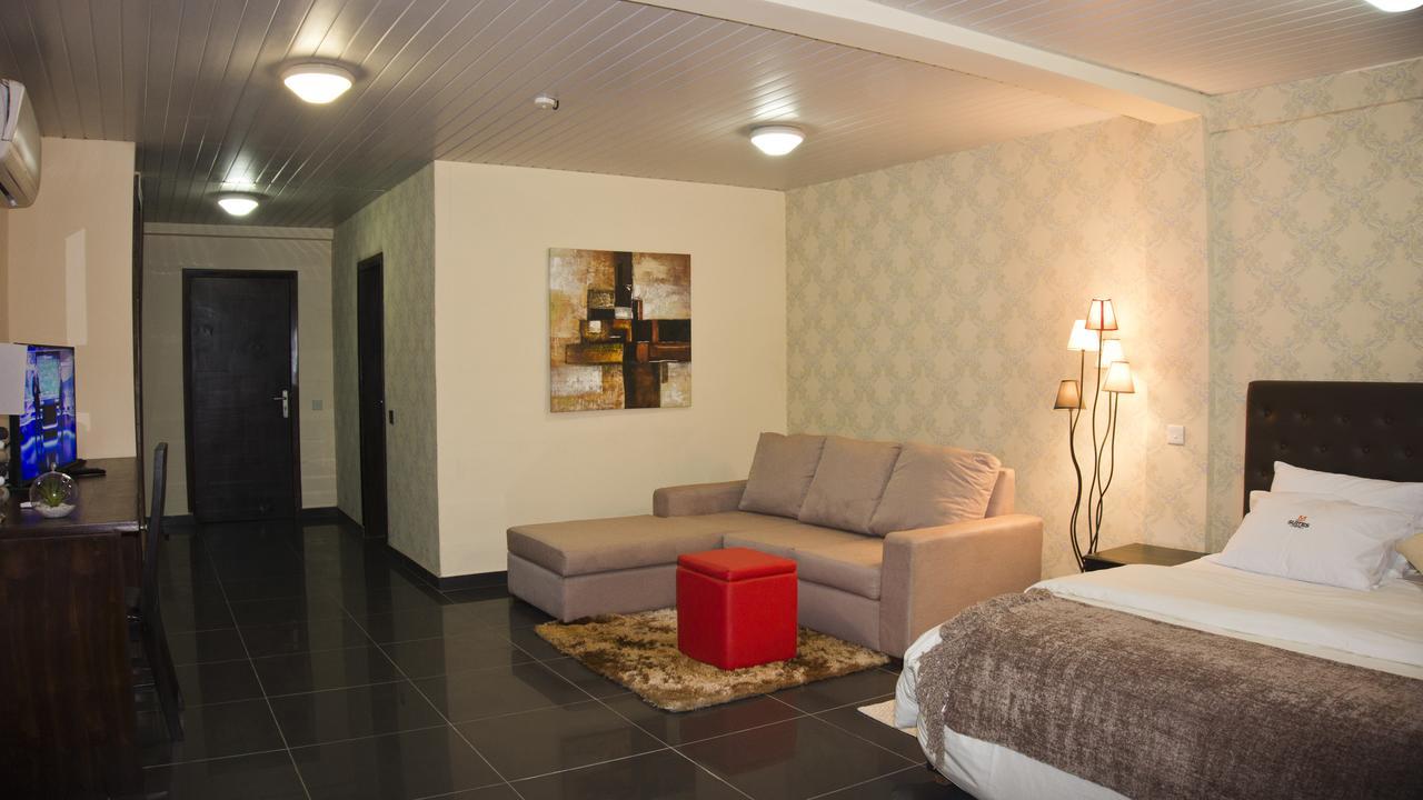 M Suites Hotel Accra Kültér fotó