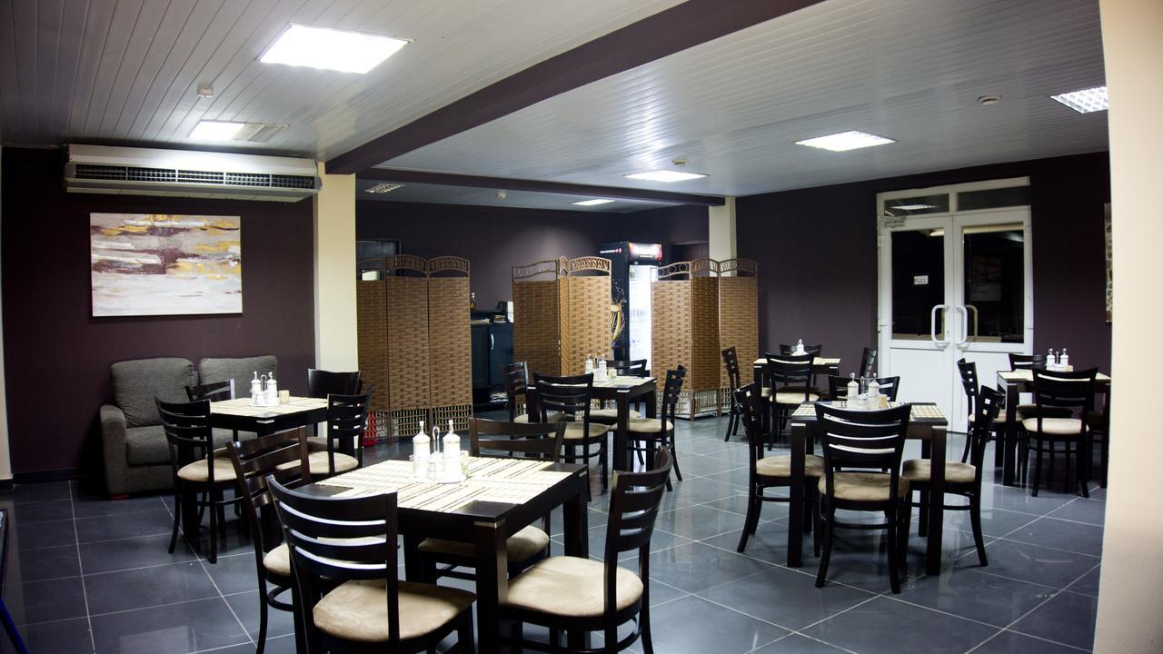 M Suites Hotel Accra Kültér fotó