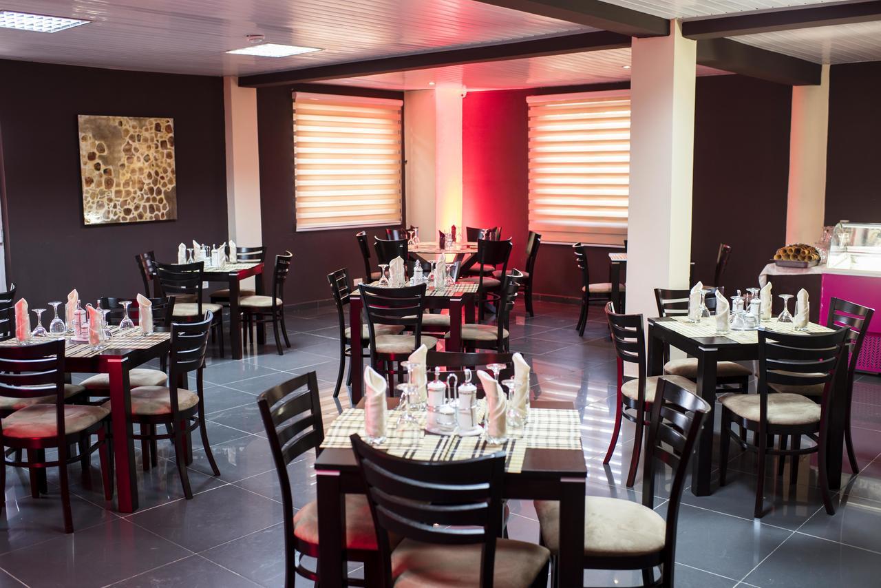 M Suites Hotel Accra Kültér fotó
